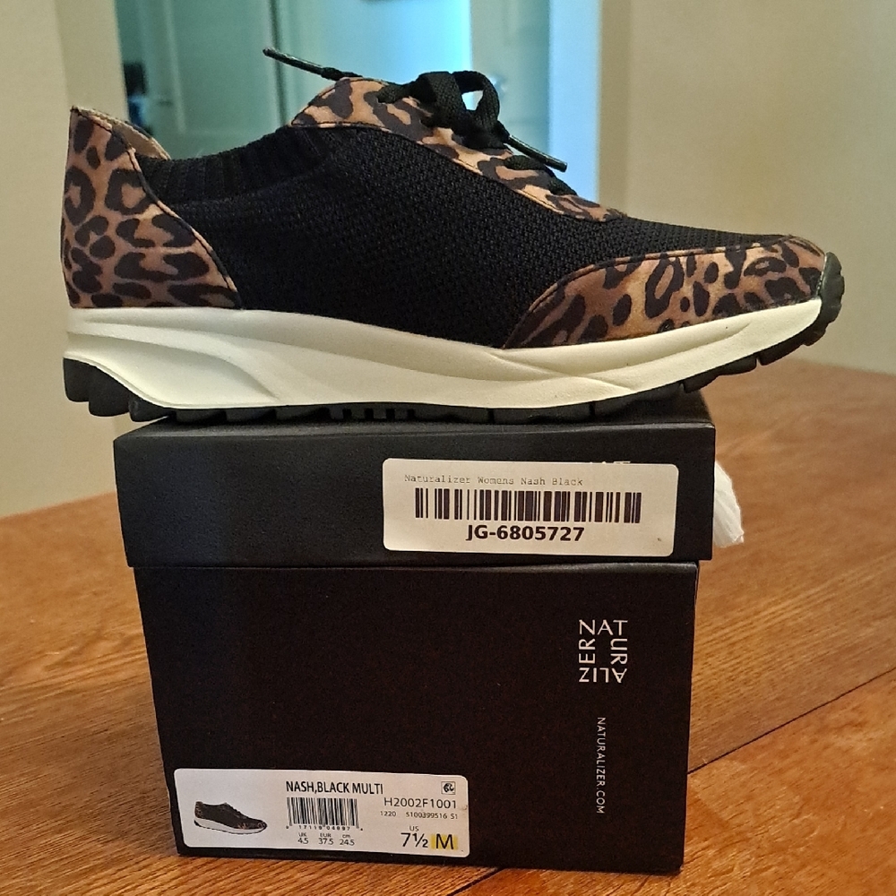 Make An Offer On Naturalizer Nash Athletic Shoes